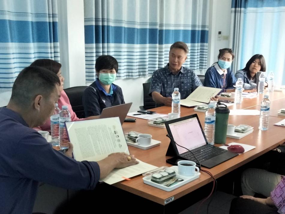  นักวิชาการสาธารณสุข  ร่วมกับคณะอาจารย์ มหาวิทยาลัยพะเยา  เจ้าหน้าที่รพสต. ศรีถ้อยและอาสาสมัครดูแลผู้สูงอายุ ร่วมประชุมชี้แจงแนวทางการขับเคลื่อนโครงการพัฒนาระบบบริการดูแลกลางวันโดยชุมชนท้องถิ่น  มีผู้เข้าร่วมกิจกรรม 17 ราย ณ ห้องประชุมเทศบาล 2