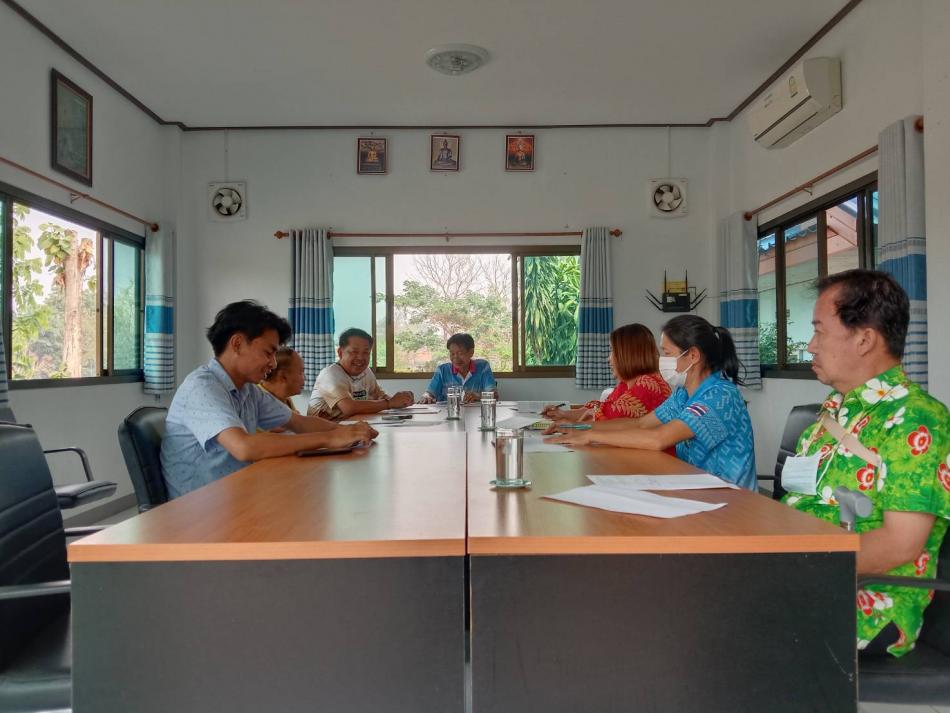 คณะกรรมการพิจารณาเลื่อนขั้นเงินเดือนพนักงานเทศบาลตำบลศรีถ้อย อำเภอแม่ใจ จังหวัดพะเยา ประจำปีงบประมาณ พ.ศ. ๒๕67 รอบการประเมิน ครั้งที่ 1 (1 ตุลาคม 2566 – 31 มีนาคม 2567) ครั้งที่ 1/2567 ประกอบด้วย