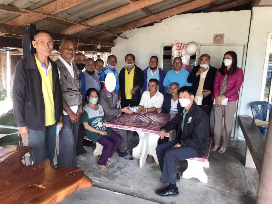 เยี่ยมผู้สูงอายุ ผู้พิการที่ป่วยติดเตียง 16 ราย (10 ภาพ)