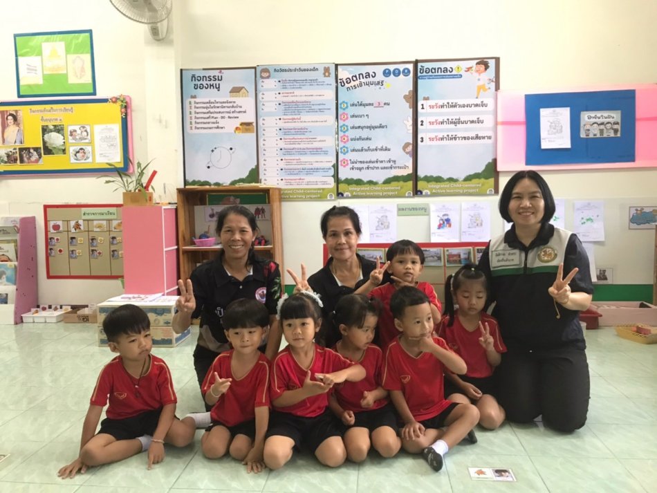 ตรวจเยี่ยมและติดตามผลการดำเนิน   งานศูนย์พัฒนาเด็กเล็กเทศบาลตำบลศรีถ้อย