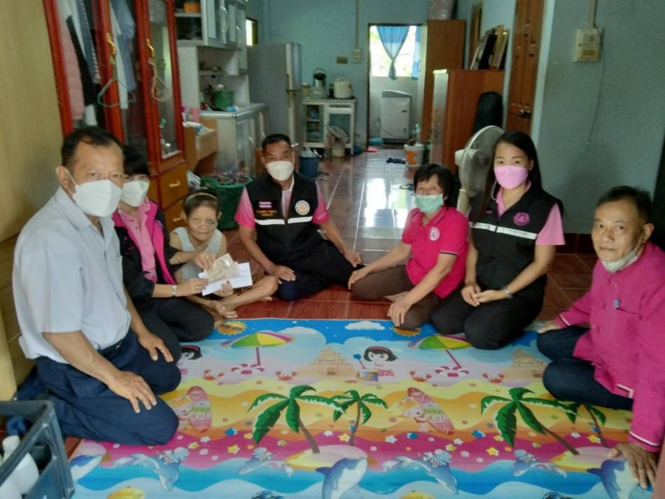 มอบปัจจัย(เงิน)เพื่อเลี้ยงชีพฯให้แก่ผู้ด้อยโอกาส ราย นางน้อย เขียวคำปัน หมู่ที่ 8 ตำบลศรีถ้อย อำเภอแม่ใจ จังหวัดพะเยา (8 ภาพ)