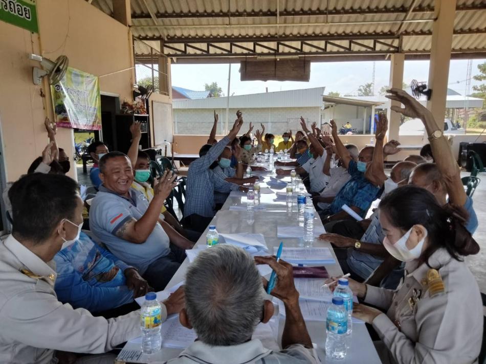 กิจกรรม การเข้าประชุมร่วมกับ คณะกรรมการฯศูนย์ฯเพื่อร่วมประชุม ปรึกษาหารือ ผลการดำเนินงานและงานอื่นๆที่เกี่ยวข้องกับศูนย์ฯ  ณ ศูนย์พัฒนาคุณภาพชีวิตและส่งเสริมอาชีพผู้สูงอายุตำบลศรีถ้อย (13 ภาพ)