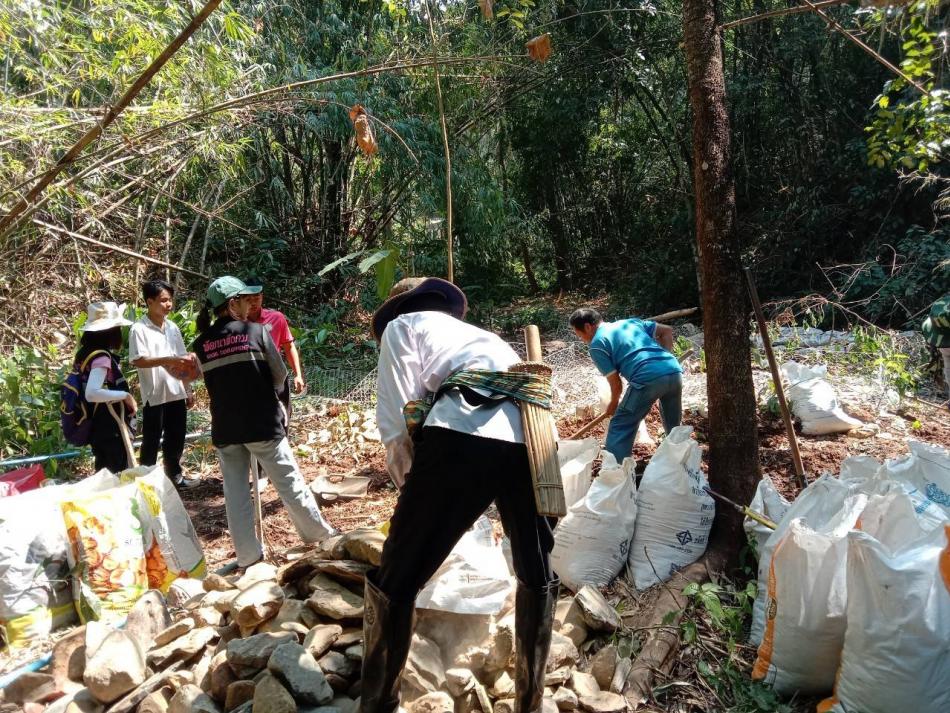 ร่วมปรับภูมิทัศน์และเตรียมความพร้อมการสร้างฝายชะลอน้ำพื้นที่ต้นน้ำห้วยหาญ 