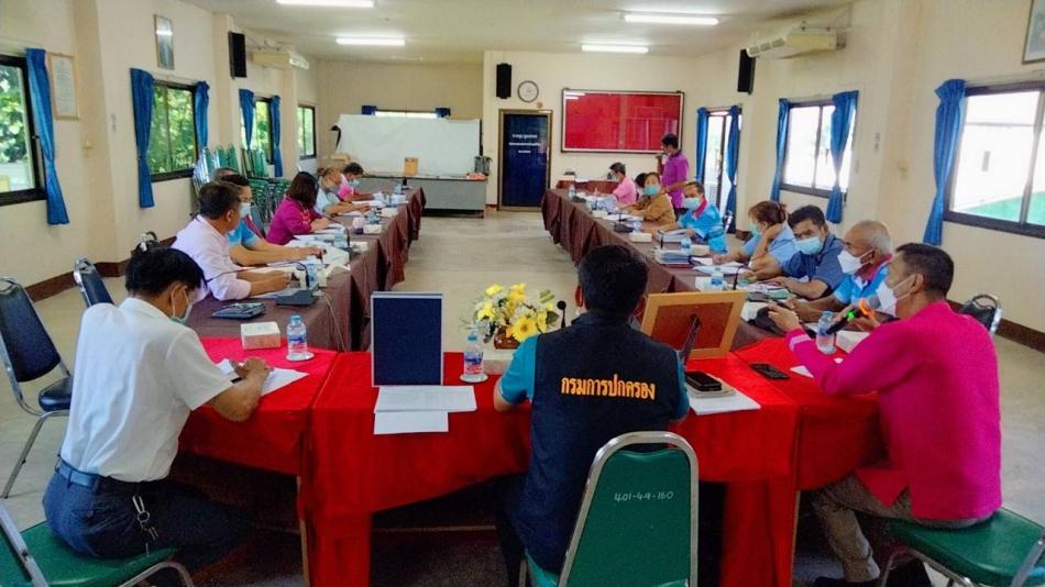 วันอังคารที่ 30 สิงหาคม 2565  ดาบตำรวจเทพสงวน  ปันสุวรรณ นายกเทศมนตรีตำบลศรีถ้อย นายอินจันทร์ ต๊ะมาธง รองนายกเทศมนตรีตำบลศรีถ้อย พร้อมเจ้าหน้าที่ เข้าร่วมประชุมร่วมกับ คณะกรรมการกองทุนสวัสดิการชุมชนเทศบาลตำบลศรีถ้อย  เพื่อสรุปผลการดำเนินงานกองทุน และกำหนดการรับสมัครสมาชิกใหม่และเก็บเงินสมทบสมาชิก รายเก่า ณ ห้องประชุมเทศบาลตำบลศรีถ้อย (12 ภาพ)